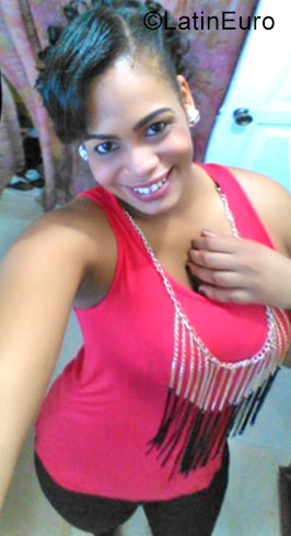 Date this voluptuous Dominican Republic girl Pilar from Santo Domingo DO30504
