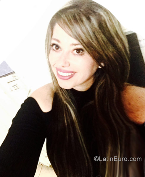Date this pretty Colombia girl Diana from Bogota CO22577