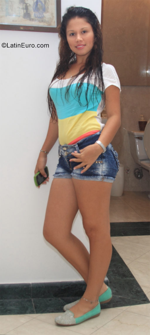 Date this pretty Colombia girl Sandra from  CO22602