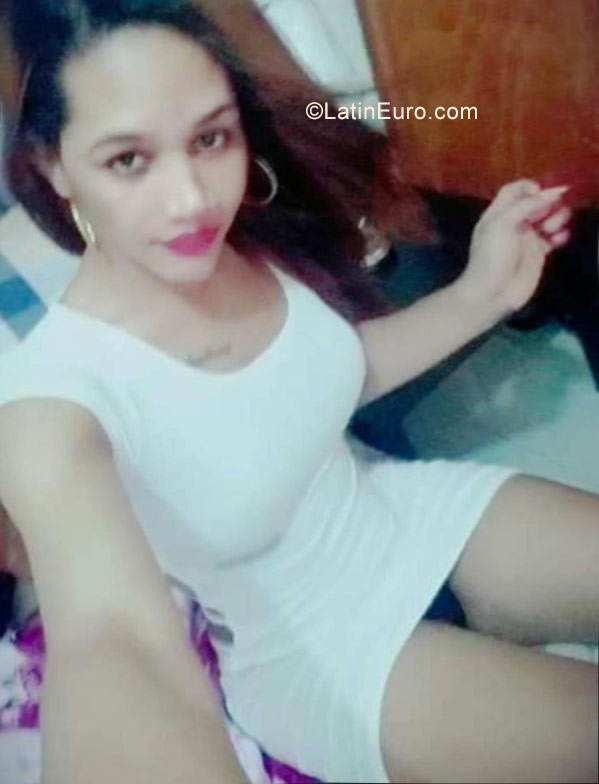 Date this georgeous Dominican Republic girl Katrina from Santo Domingo DO30579