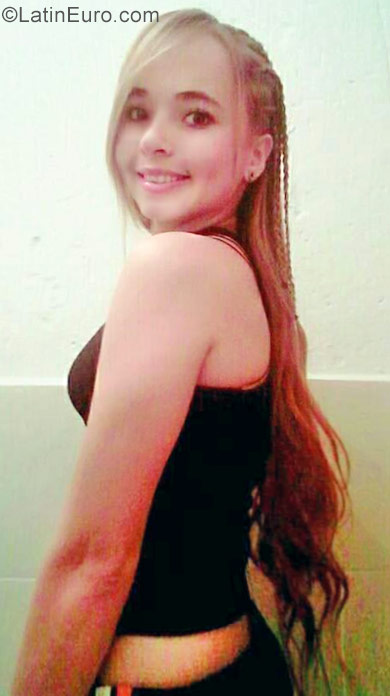 Date this cute Colombia girl Maria from Medellin CO22632