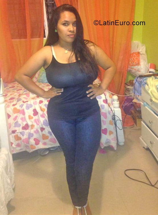 Date this voluptuous Dominican Republic girl Carmin from Moca DO30599