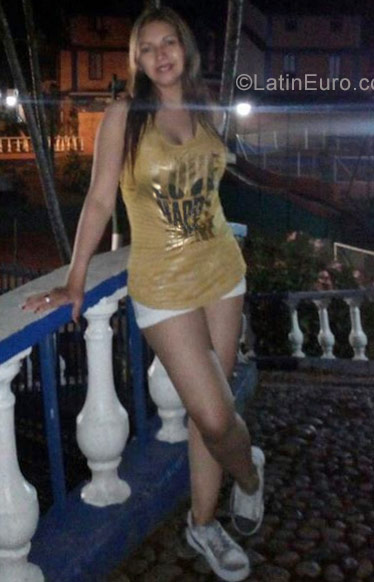 Date this pretty Colombia girl Helen from Bogota CO22729