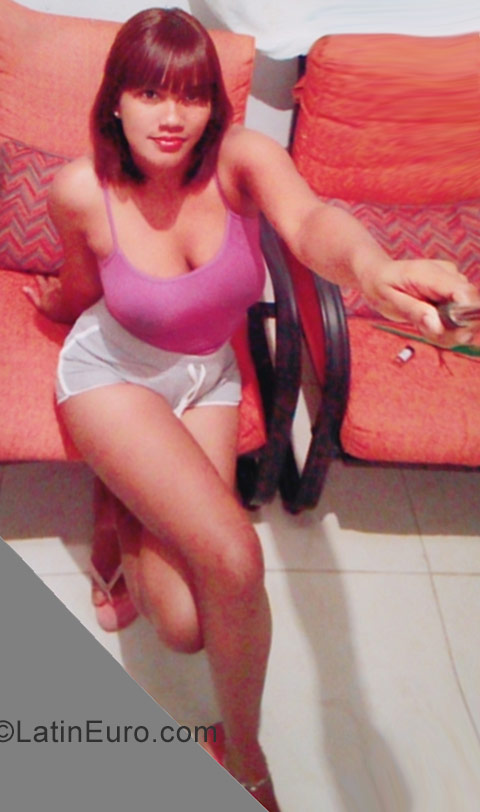 Date this nice looking Dominican Republic girl Eli from Cotui DO30749