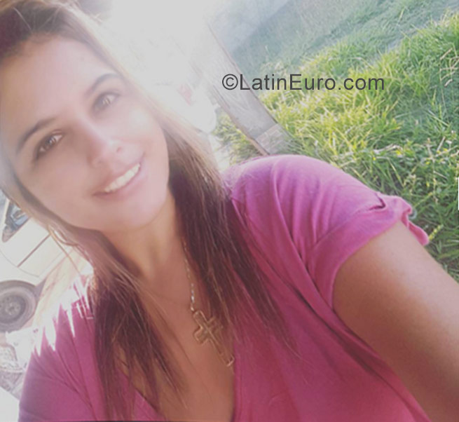 Date this attractive Brazil girl Cristine from Rio de Janeiro BR10357