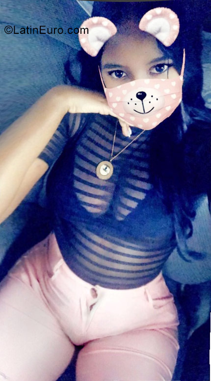Date this good-looking Dominican Republic girl Jennifer from Santo Domingo DO30753