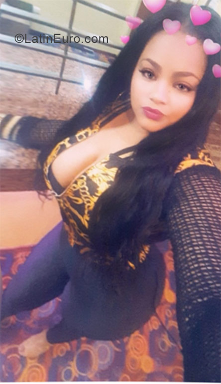 Date this gorgeous Dominican Republic girl Andrea from Santo Domingo DO30798