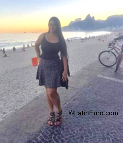 Date this lovely Brazil girl Thais from Rio de Janeiro BR10668