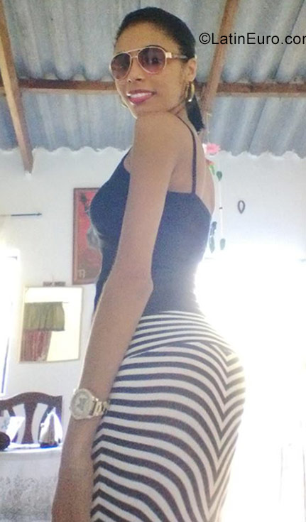 Date this passionate Colombia girl Vanessa from Santa Marta CO22896