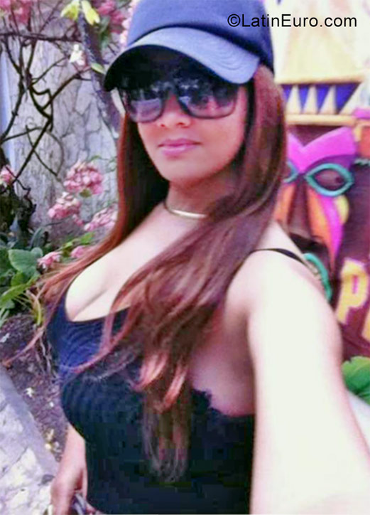 Date this pretty Dominican Republic girl Maria from La Romana DO30925