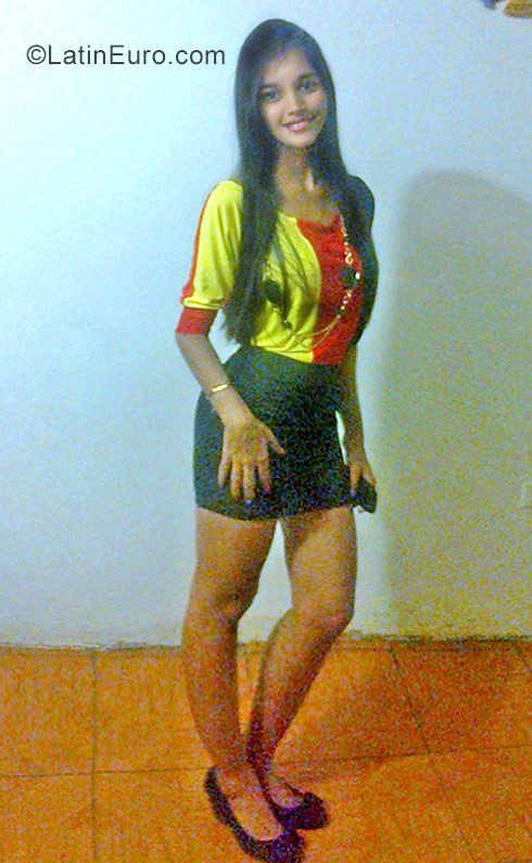Date this hot Venezuela girl Fabi from Maracaibo VE1182
