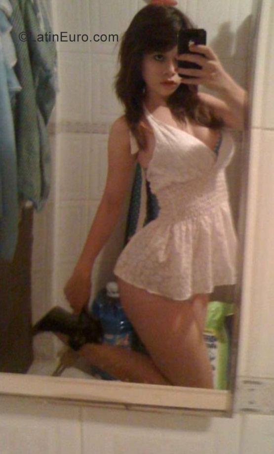 Date this pretty Dominican Republic girl Elaine from La Romana DO34628