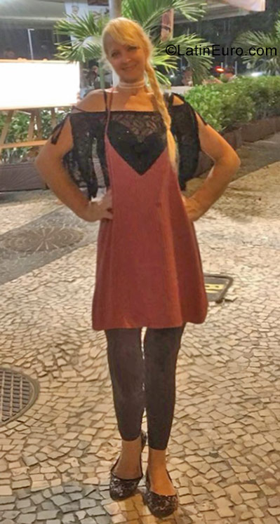 Date this stunning Brazil girl Maria from Rio De Janeiro BR10413