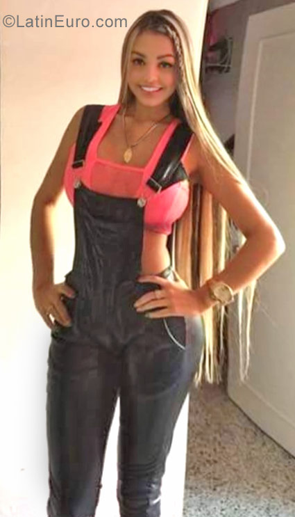 Date this cute Colombia girl Nati from Medellin CO23081