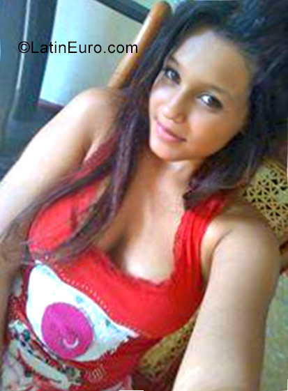 Date this beautiful Colombia girl Nicky from Barranquilla CO23104