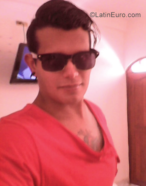 Date this delightful Colombia man Juan from Bogota CO23117