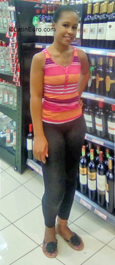 Date this athletic Dominican Republic girl Carmen from Puerto Plata DO31206