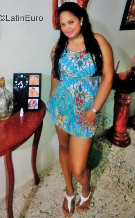 Date this hard body Dominican Republic girl Cynthia from Santo Domingo DO31268