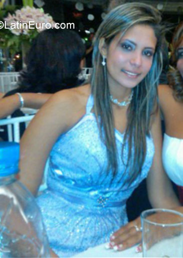 Date this nice looking Venezuela girl Anabella from Bergantin VE1327