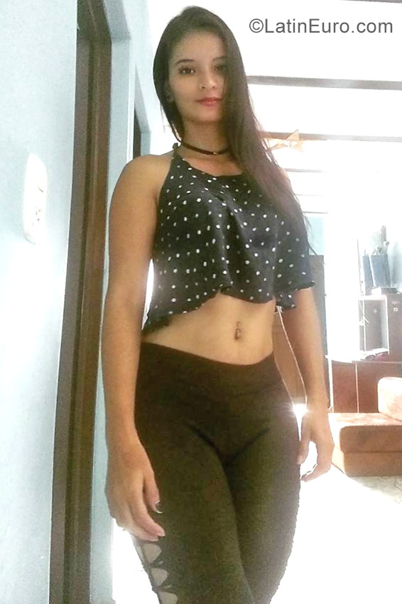 Date this athletic Colombia girl Victoria from Buga CO23311
