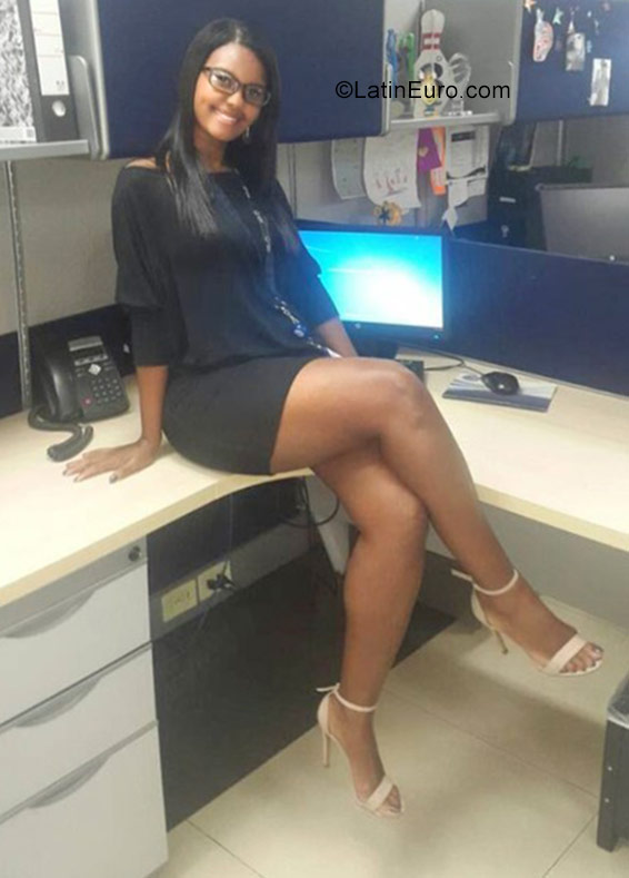 Date this sultry Colombia girl Sharira from Colombia CO29599