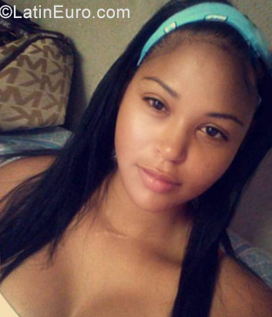Date this happy Dominican Republic girl Jenifer from Santo Domingo DO31698