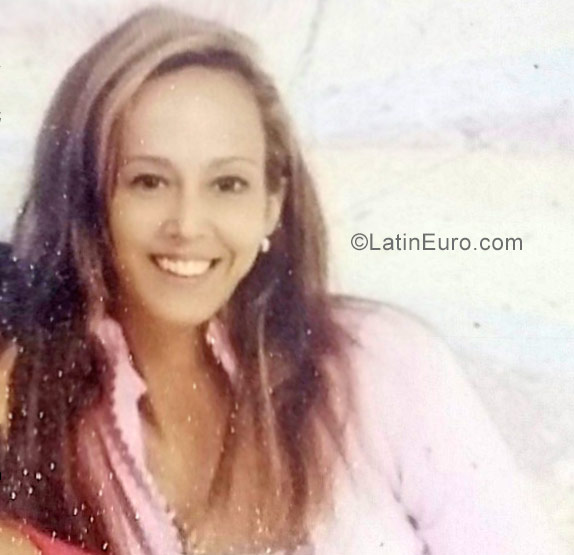 Date this passionate Cuba girl Yima from Havana CU254