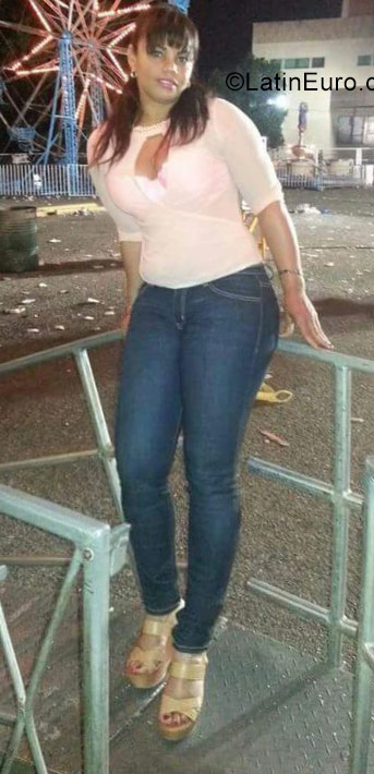 Date this sultry Dominican Republic girl Raysa from Santiago De Los Caballeros DO31736