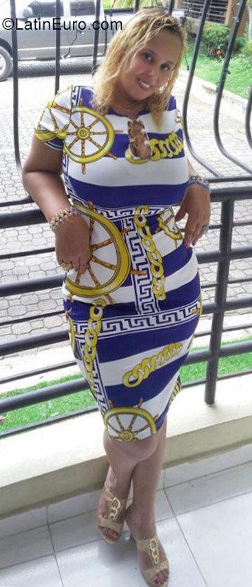 Date this young Dominican Republic girl Paola from Santo Domingo DO31794