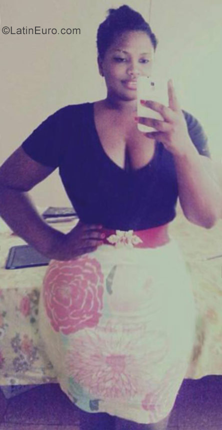 Date this hard body Dominican Republic girl Mirian from Nagua DO31809