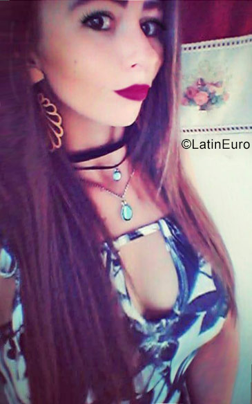 Date this good-looking Brazil girl Paula from Nova cruz BR10478