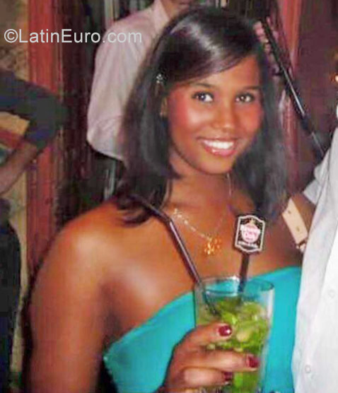 Date this hard body Dominican Republic girl Danyeli from Santo domingo DO31825