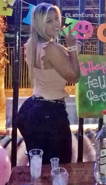 Date this young Colombia girl Eliana from Medellin CO23540