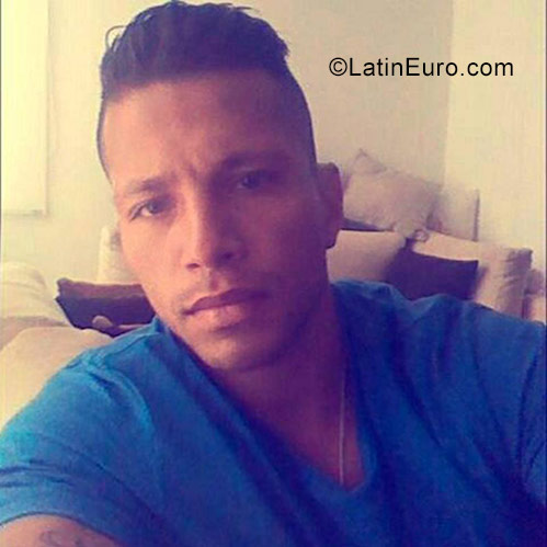 Date this voluptuous Colombia man Nicolas from Bogota CO23570