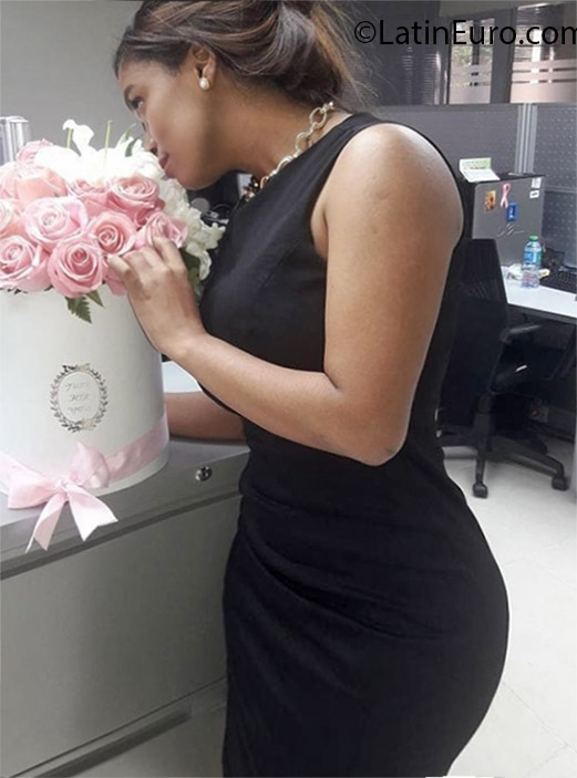 Date this young Dominican Republic girl Rox from Santo Domingo DO34894