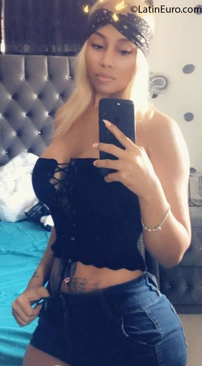 Date this exotic Dominican Republic girl Lesly from Santo Domingo DO31957