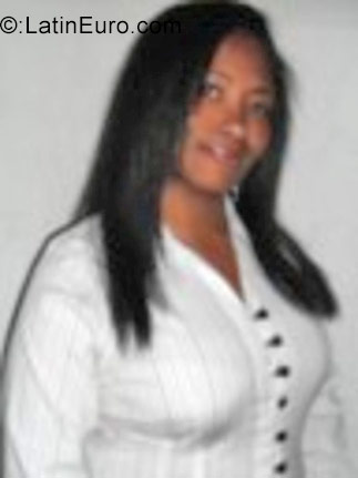 Date this exotic Colombia girl Patricia Enciso from Cali CO23613