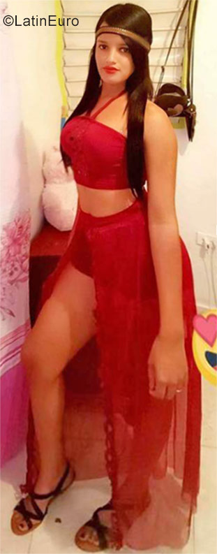 Date this cute Dominican Republic girl Jordania from La Romana DO32001