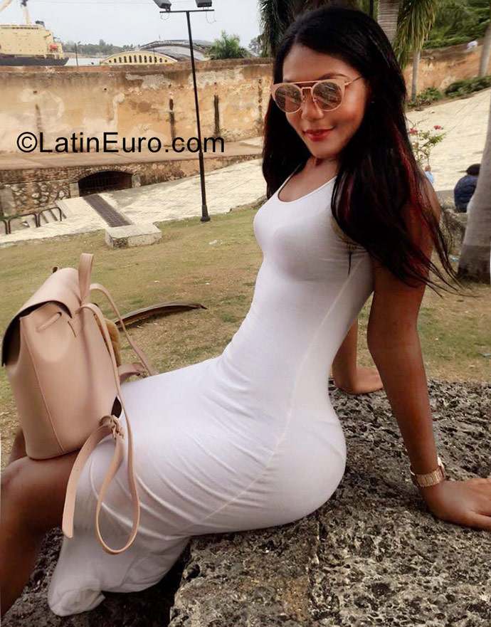 Date this funny Dominican Republic girl Yuly from Santo Domingo DO32010