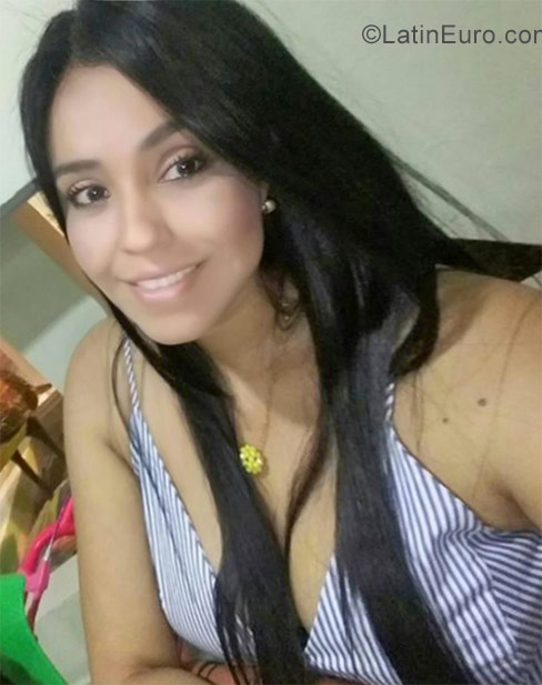 Date this funny Colombia girl Paola from Cali CO23640