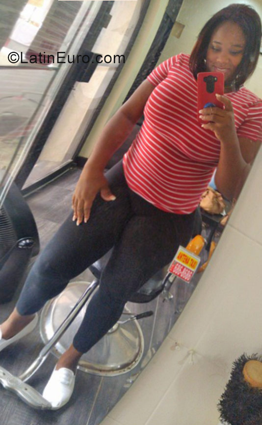 Date this happy Dominican Republic girl Milagros from Santo Domingo DO32023