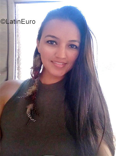 Date this voluptuous Colombia girl Yulied from Cartago CO23684