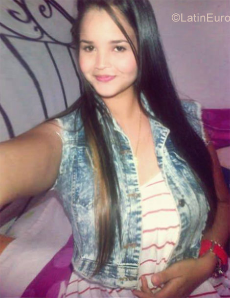 Date this hot Venezuela girl Ana Paula from Cabimas VE1513