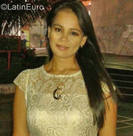 Date this athletic Colombia girl Angela from Bogota CO23693