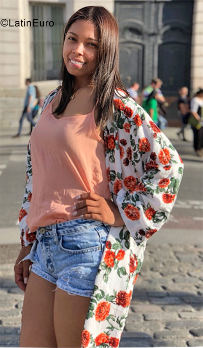 Date this passionate Colombia girl Sandrith from medellin CO25910