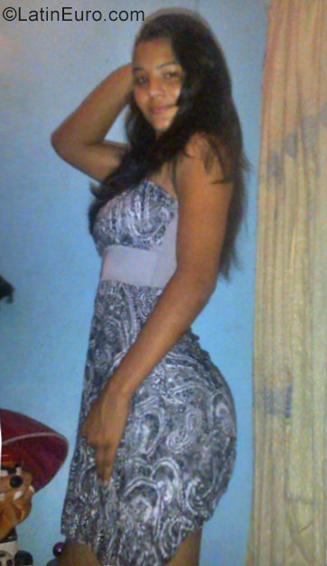 Date this voluptuous Venezuela girl Yuli from Puerto Cabello VE1525