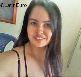 Date this hard body Colombia girl Cristina from Bogota CO23714