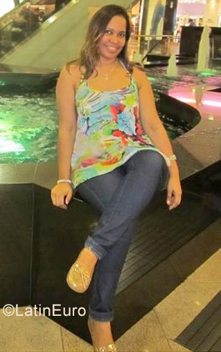 Date this passionate Colombia girl Kenny from Barranquilla CO23740