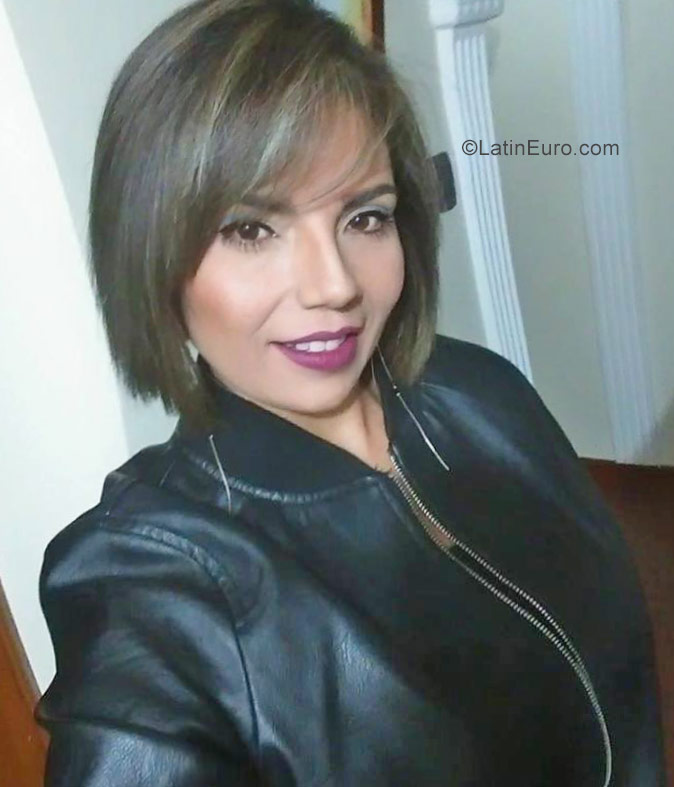 Date this exotic Colombia girl Carolina from Tunja CO23801