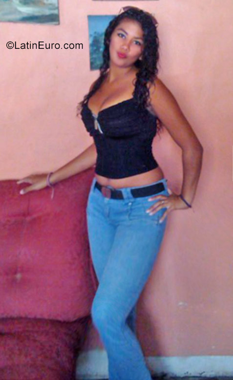 Date this passionate Venezuela girl Katherine from Maracay VE1587